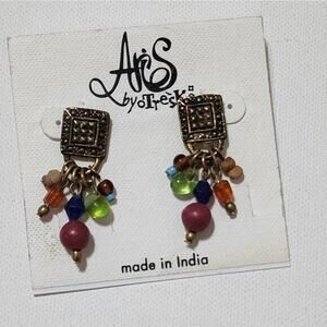 TRESKA‎ beaded dangle earrings new!!